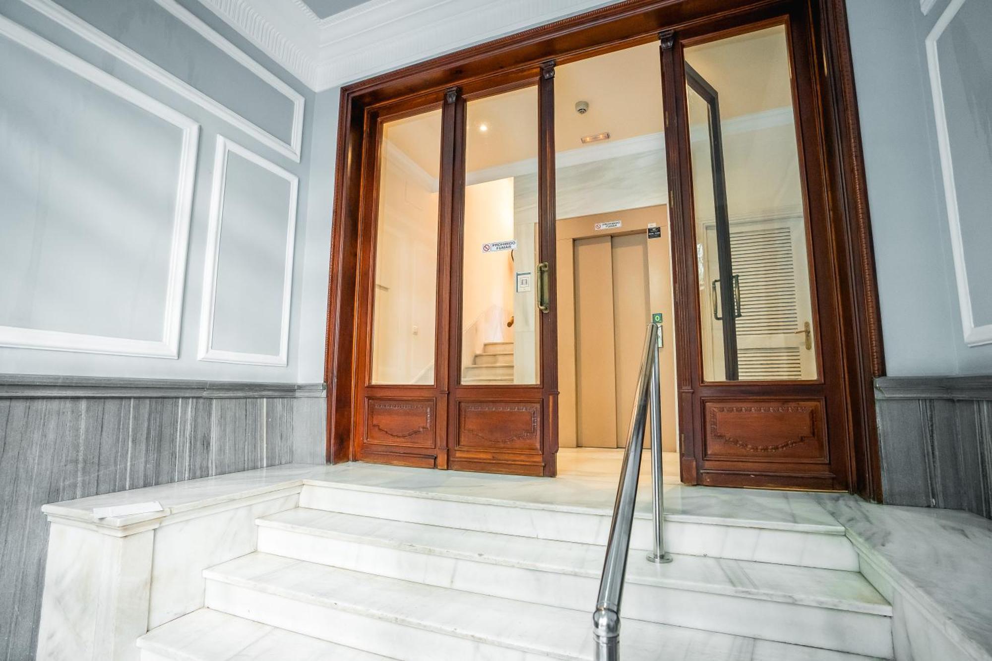 Alisios Gran Via - Toque Nazari Apartment Granada Luaran gambar